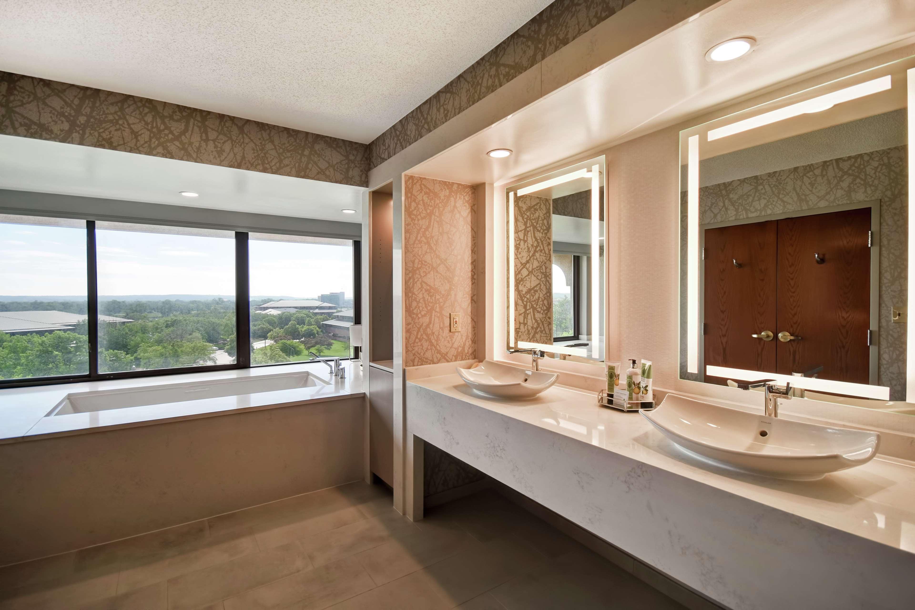 Hotel Embassy By Hilton Downtown Old Market 4*